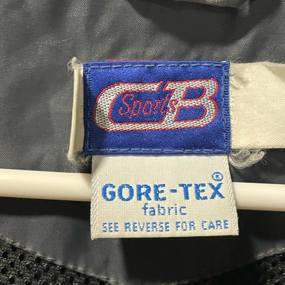 CB sports Gore-Tex windbreaker - Picture 5 of 17
